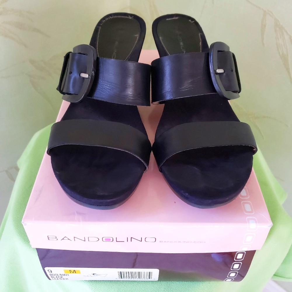 BANDOLINO WOMEN'S BLACK LEATHER BUCKLED SANDALS:PRE-OWNED